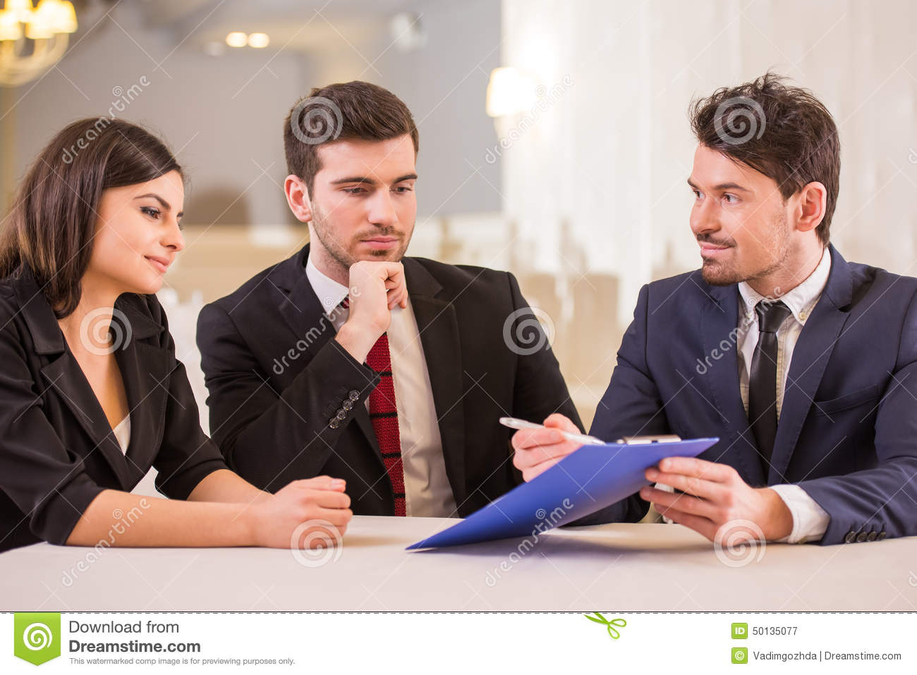 m6最新官网|南阳师院文史学院开展“严保宿舍安全,共建平安校园”主题座谈会(图3) 米乐M6