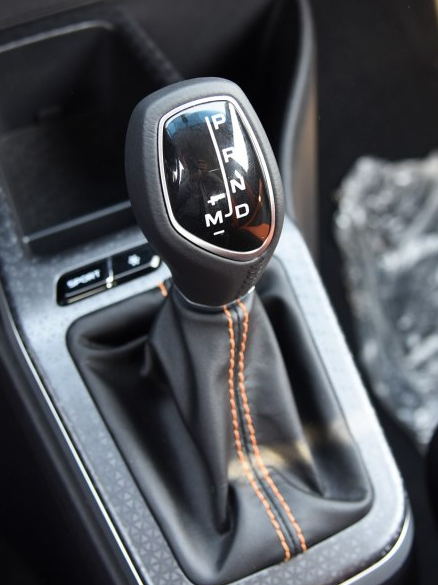 周口师院中国语言文学系举办2012“梦想起航”迎新晚会（图）：米乐M6